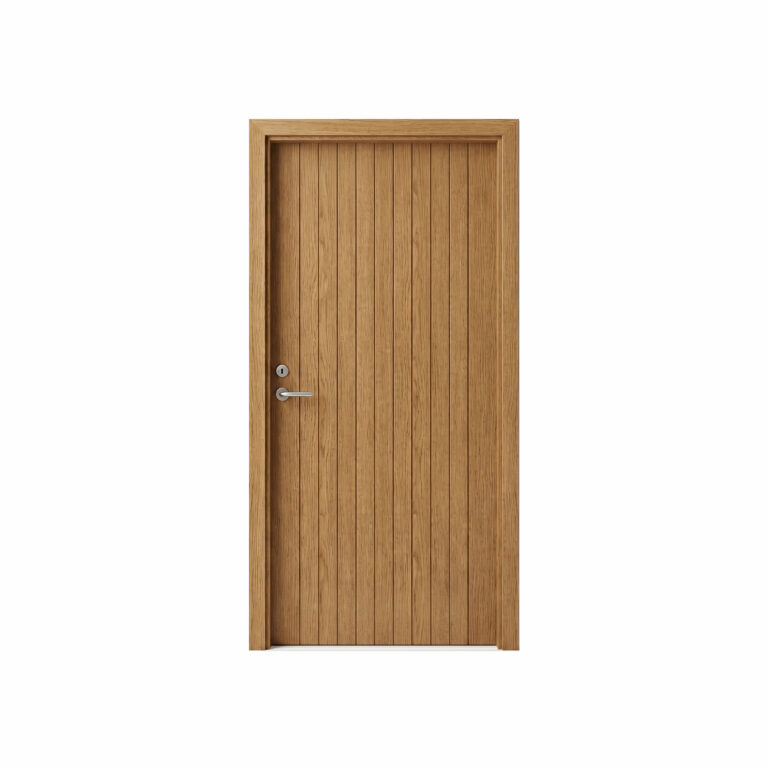 Trädörr med vertikala ribbor, ekfinish och silverfärgat handtag med lås